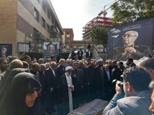 Read more about the article حضور رئیس‌جمهور در مراسم تشییع رئیس فقید جامعه خیرین مدرسه‌ساز