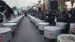 Read more about the article اجرای رزمایش اطعام حسینی با پخت ۷۲ دیگ غذای نذری در ساری همزمان با ماه محرم