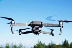 Read more about the article کشف ۸۹ ریزپرنده مجهز به دوربین در گناوه؛ پلیس از توقیف محموله غیرمجاز خبر داد