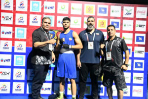 Read more about the article صعود سام استکی به فینال بوکس قهرمانی آسیا به عنوان تنها نماینده تیم امید