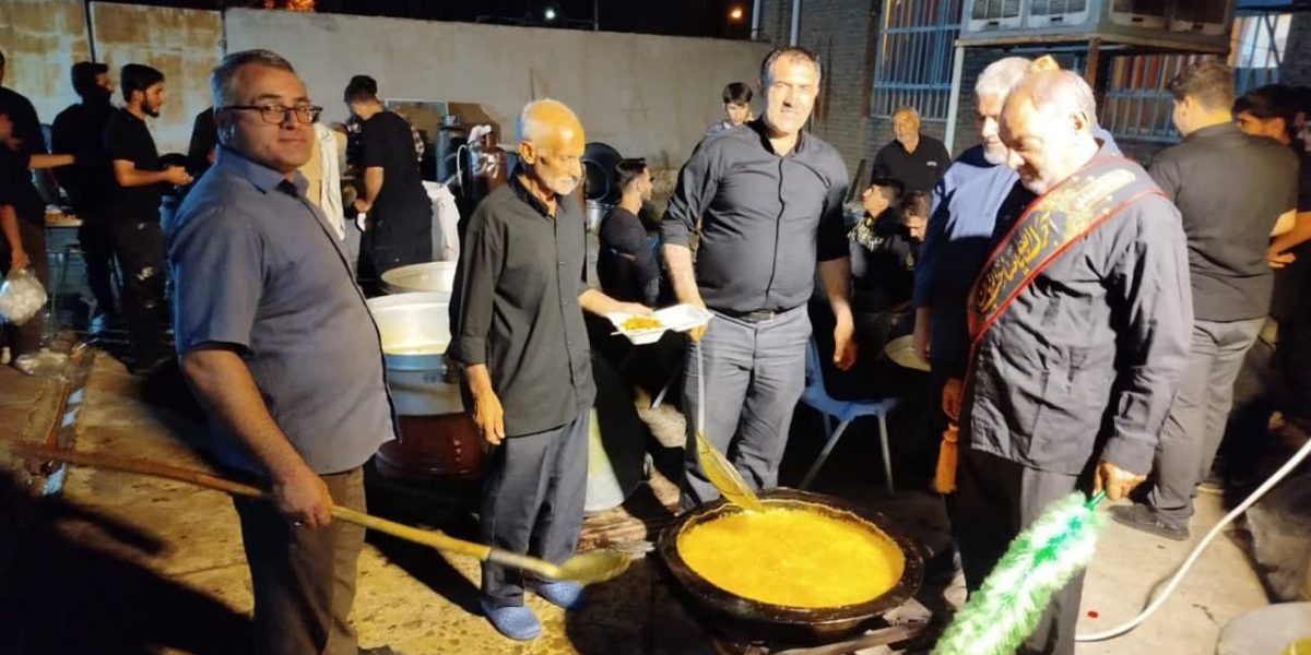 توزیع پنج هزار پرس غذای متبرک در میاندوآب