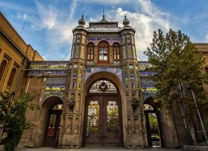 Read more about the article جشنواره هنرهای تجسمی جوانان؛ بستر طراوت و خلاقیت در دانشگاه هنر