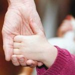 حمایت از خانواده‌های دارای «فرزندخوانده» بیمار یا معلول پرداخت کمک‌های نقدی ماهانه